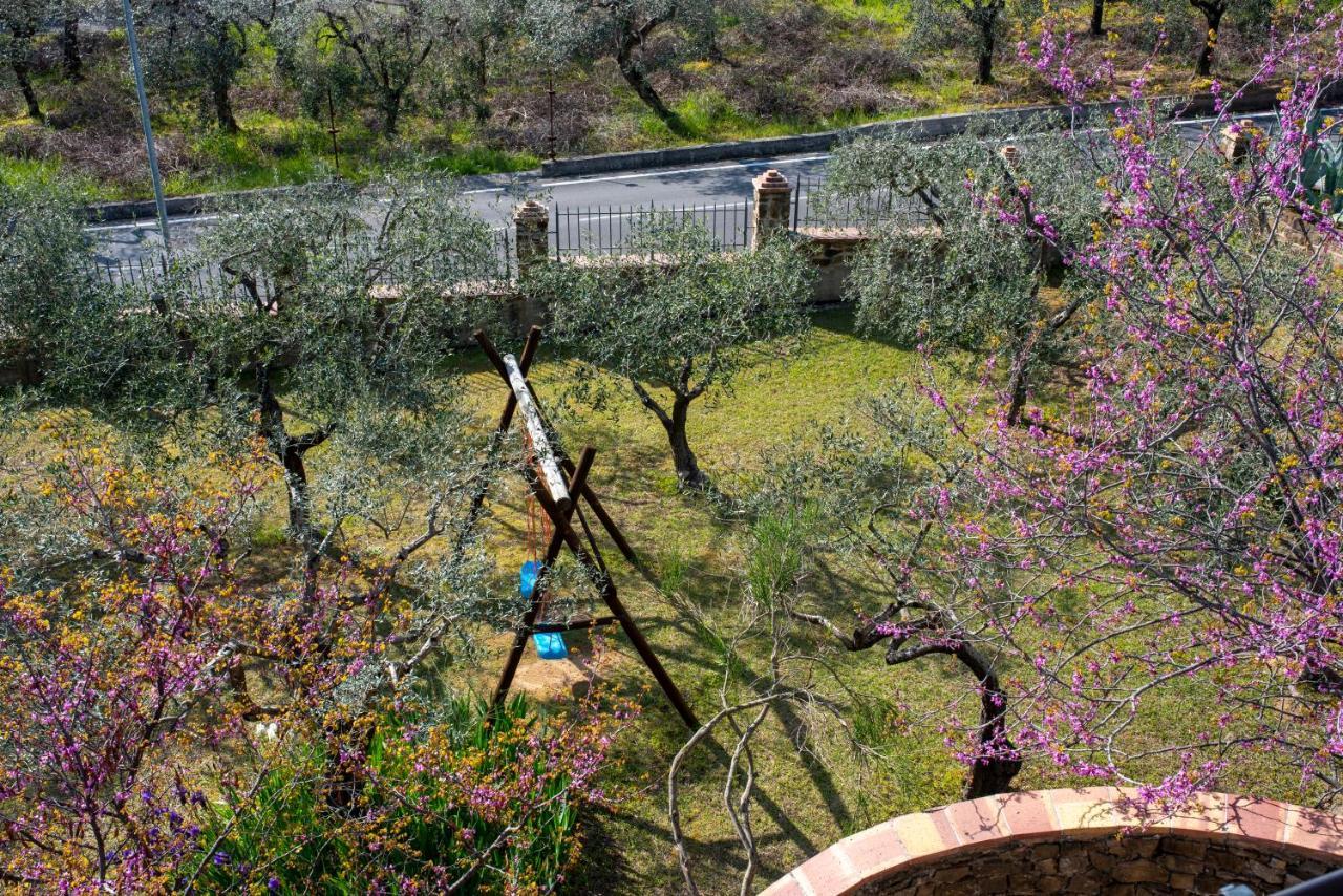 La Ginestra Hotel Castel San Lorenzo ภายนอก รูปภาพ