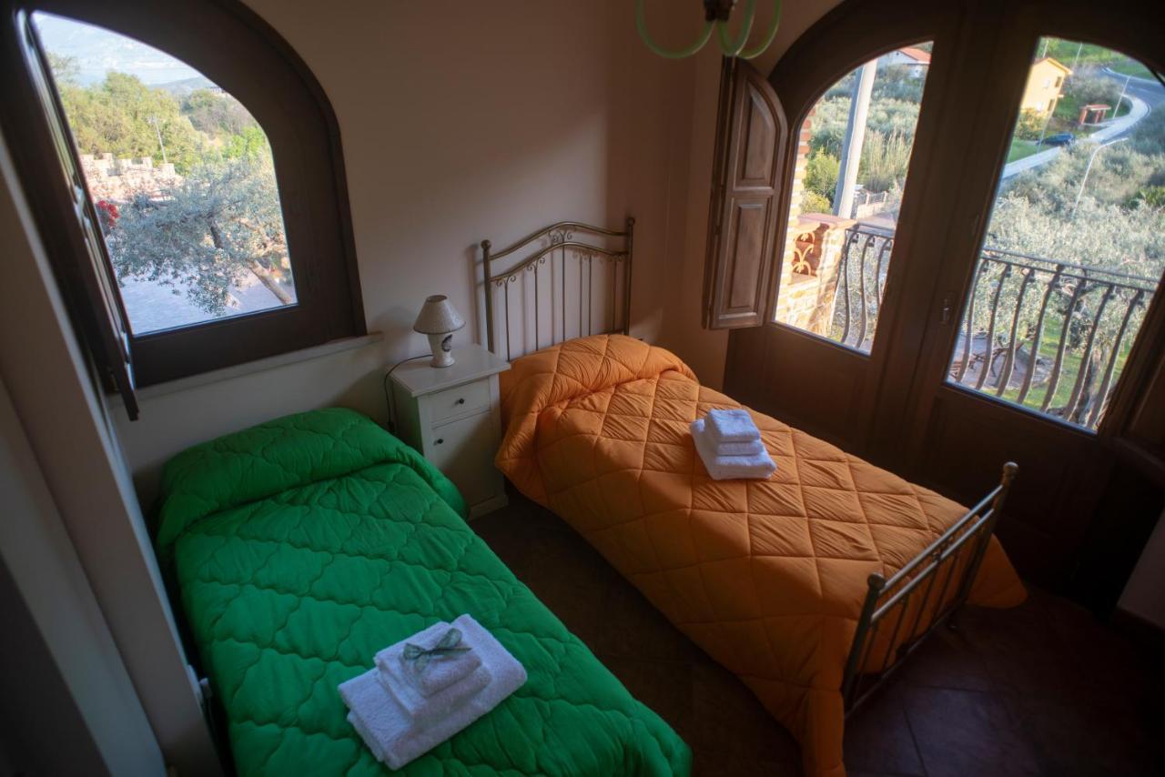 La Ginestra Hotel Castel San Lorenzo ภายนอก รูปภาพ