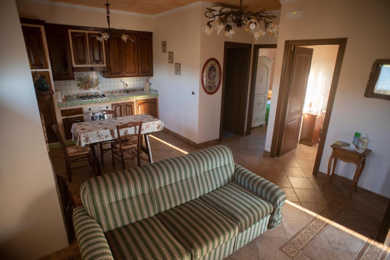 La Ginestra Hotel Castel San Lorenzo ภายนอก รูปภาพ