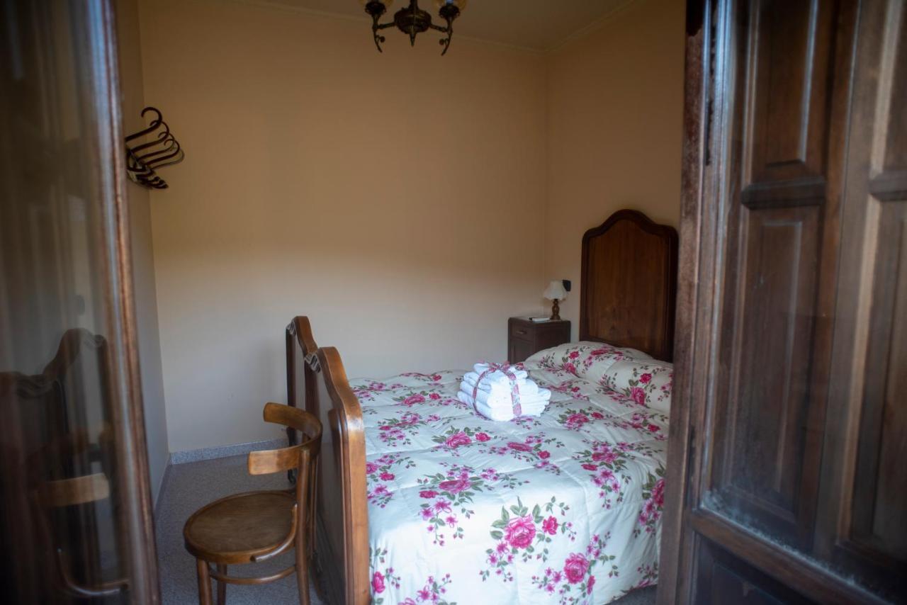 La Ginestra Hotel Castel San Lorenzo ภายนอก รูปภาพ