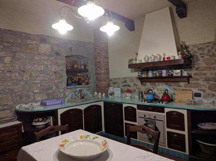 La Ginestra Hotel Castel San Lorenzo ภายนอก รูปภาพ