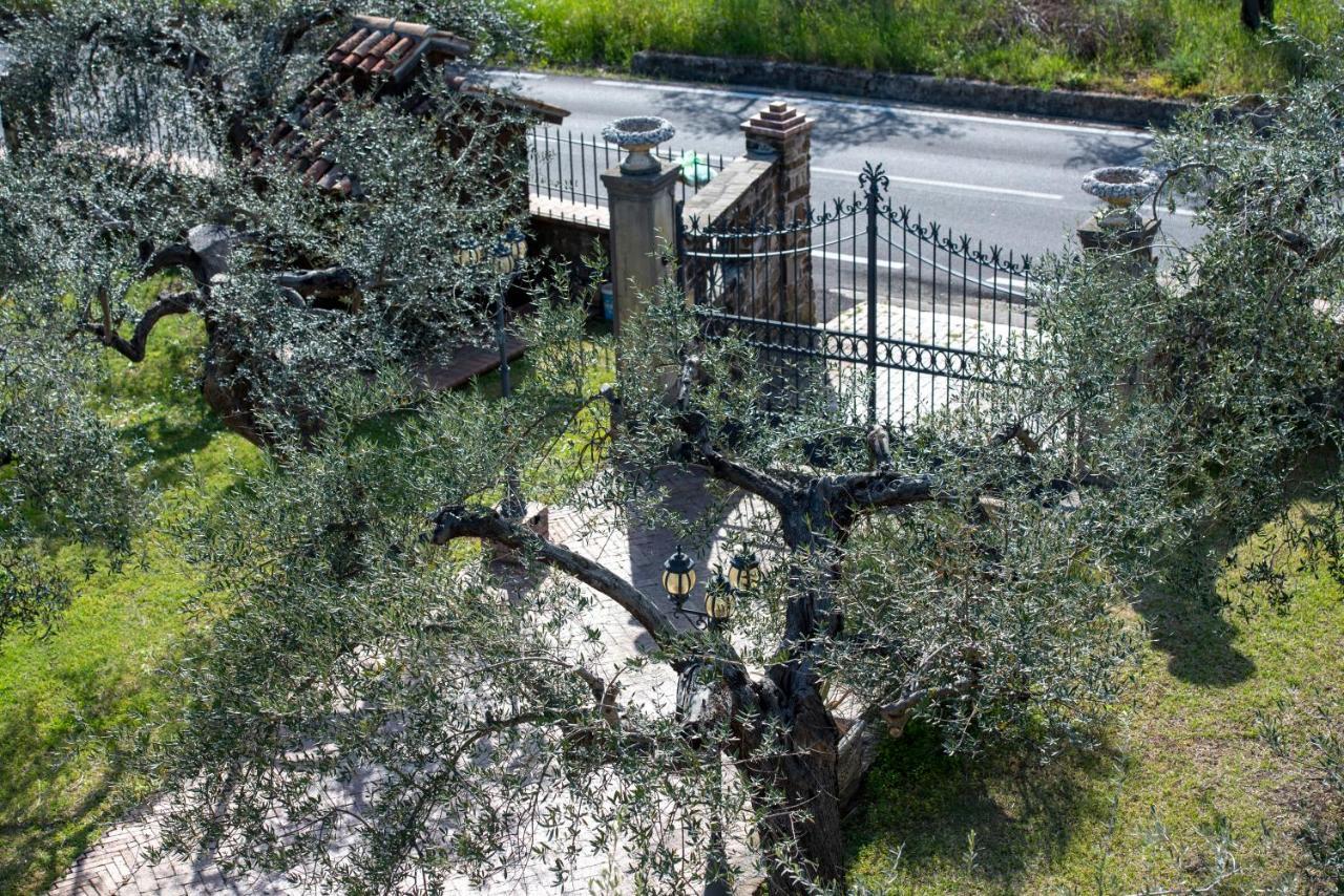 La Ginestra Hotel Castel San Lorenzo ภายนอก รูปภาพ