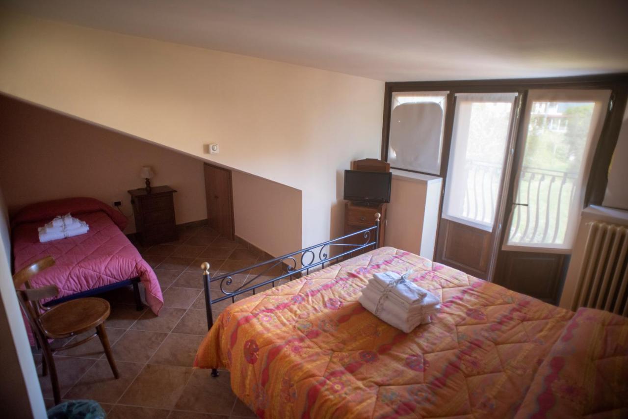 La Ginestra Hotel Castel San Lorenzo ภายนอก รูปภาพ
