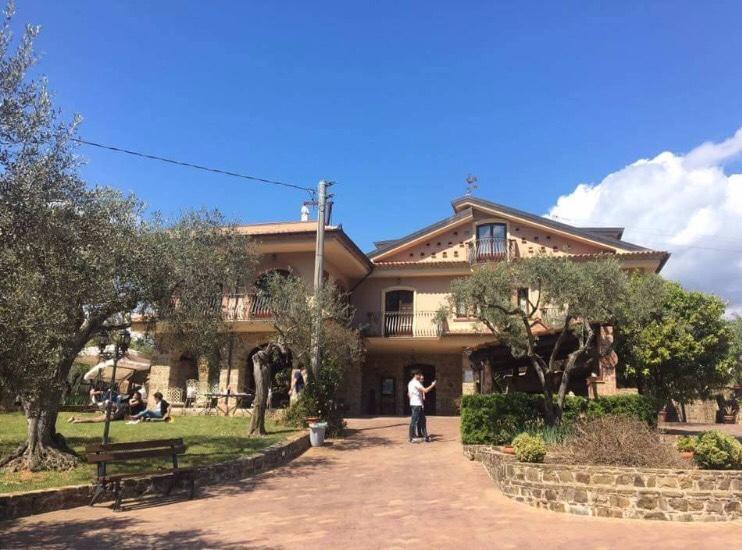 La Ginestra Hotel Castel San Lorenzo ภายนอก รูปภาพ