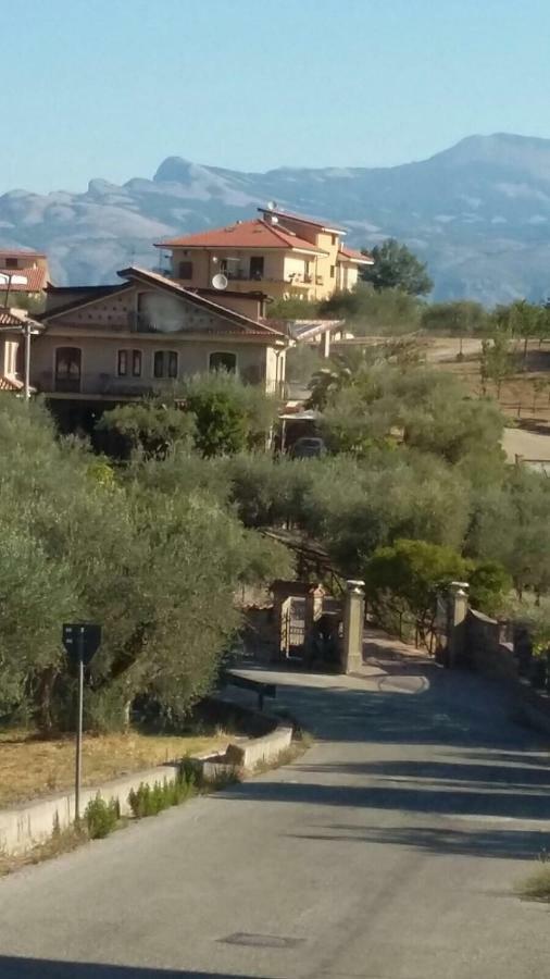 La Ginestra Hotel Castel San Lorenzo ภายนอก รูปภาพ