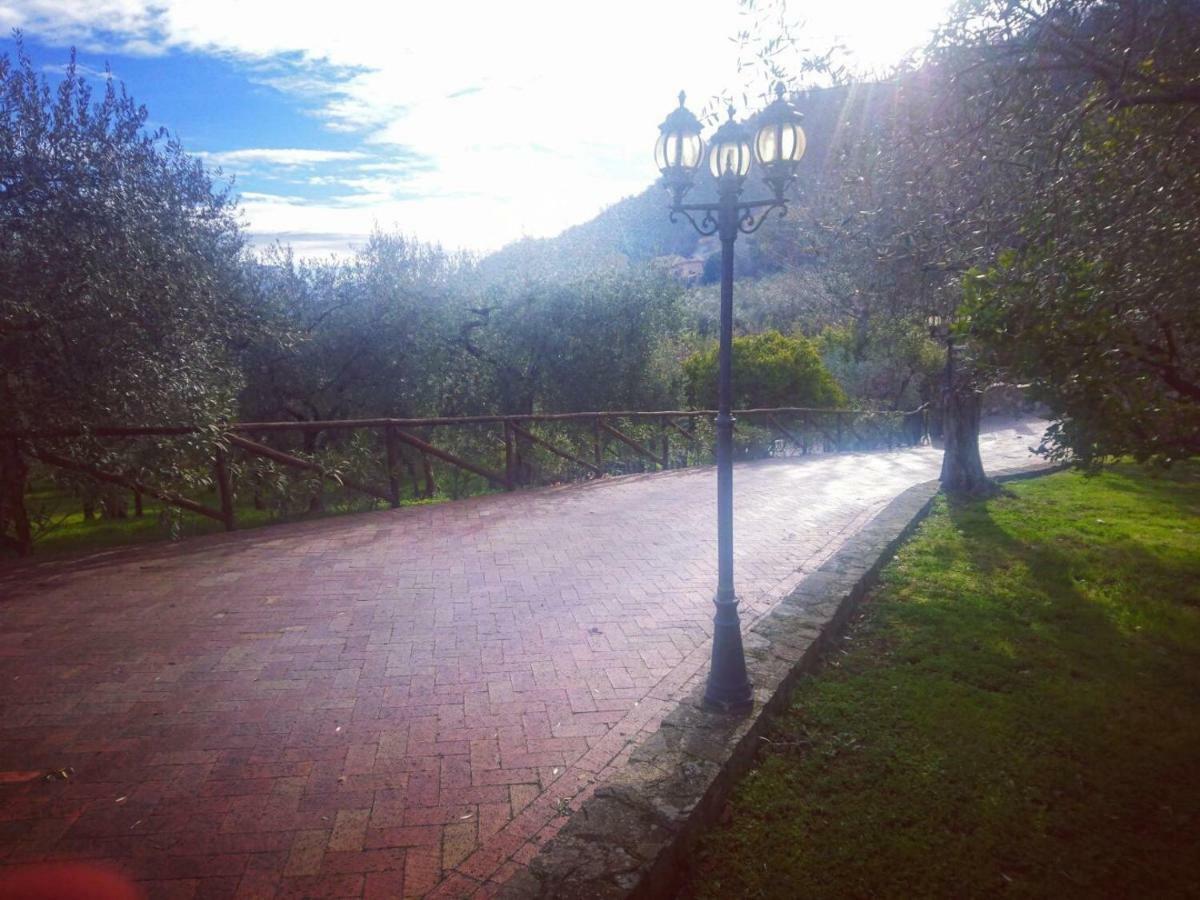 La Ginestra Hotel Castel San Lorenzo ภายนอก รูปภาพ