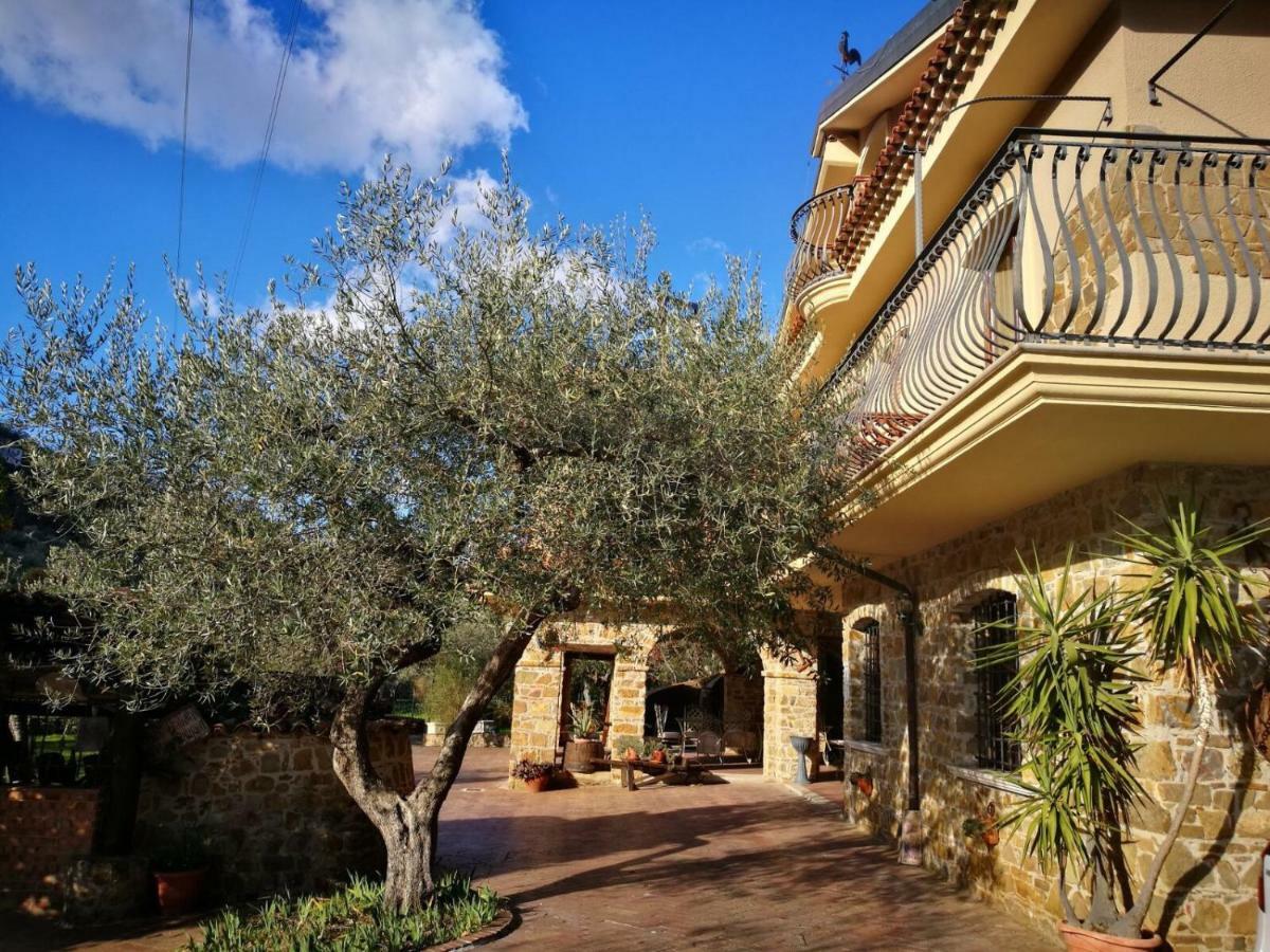 La Ginestra Hotel Castel San Lorenzo ภายนอก รูปภาพ